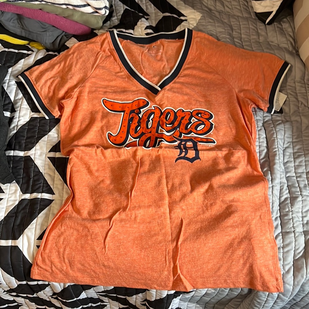 NWT Tigers tee